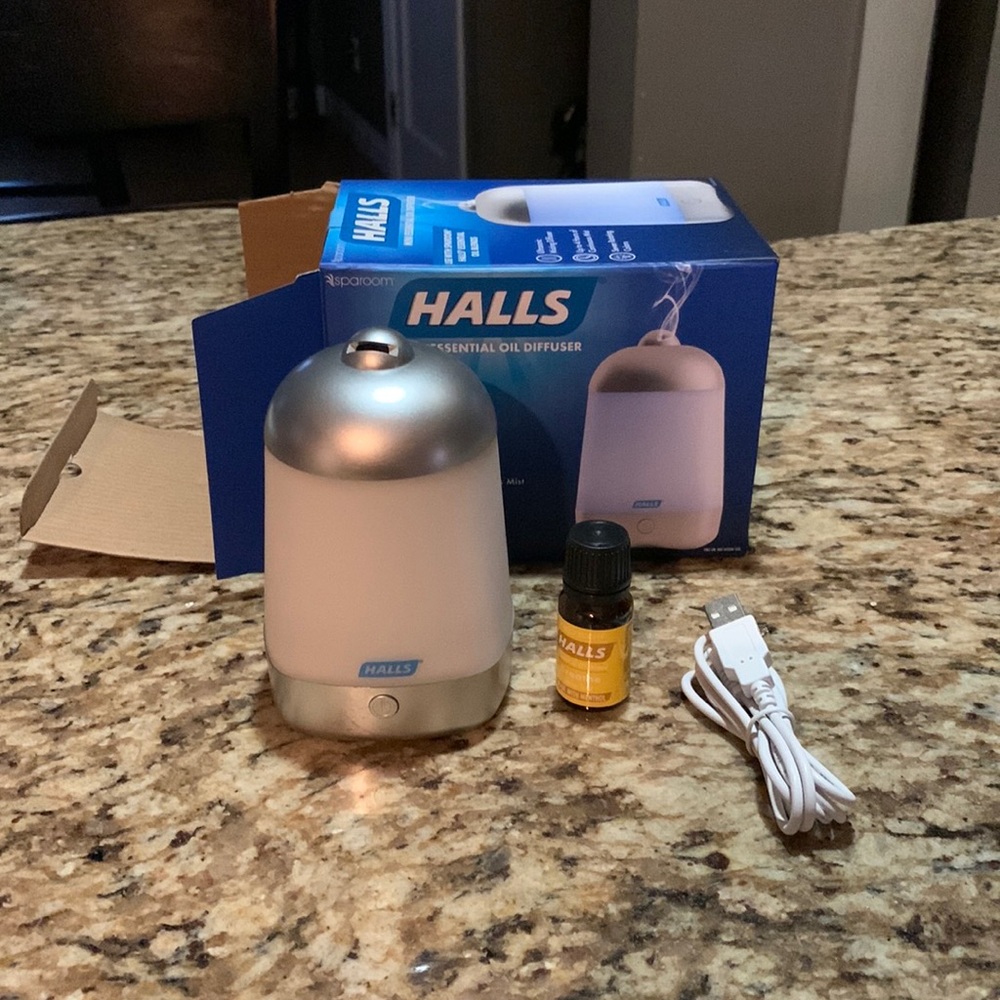 Mini essential oil diffuser